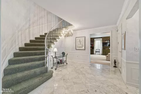Entry Way - 551 Renaud, Grosse Pointe Woods, MI 48236 photo 2 of 7