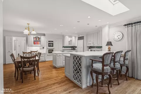 Kitchen - 551 Renaud, Grosse Pointe Woods, MI 48236 photo 5 of 5