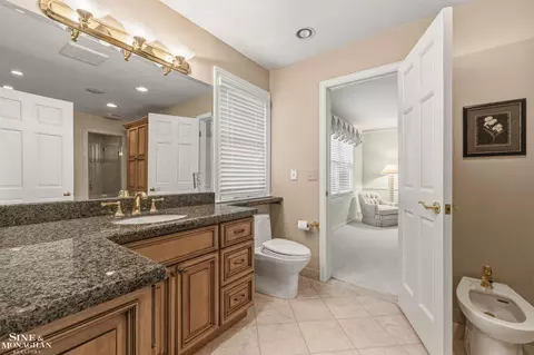Bath - 551 Renaud, Grosse Pointe Woods, MI 48236 photo 6 of 9