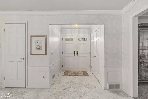 Entry Way - 551 Renaud, Grosse Pointe Woods, MI 48236 photo 1 of 7