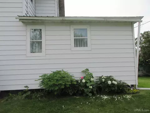 Exterior - 605 Putnam, Wakefield, MI 49968 photo 10 of 14