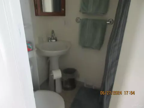 Bath - 605 Putnam, Wakefield, MI 49968 photo 2 of 4