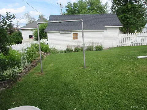 Exterior - 605 Putnam, Wakefield, MI 49968 photo 13 of 14
