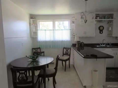 Dining - 605 Putnam, Wakefield, MI 49968 photo 1 of 6