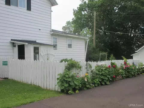 Exterior - 605 Putnam, Wakefield, MI 49968 photo 5 of 14
