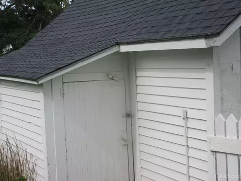 Exterior - 605 Putnam, Wakefield, MI 49968 photo 9 of 14