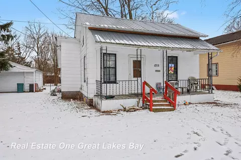 1715 Hancock, Saginaw, MI 48602