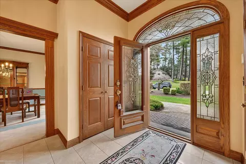 5500 Crystal Crk, Washington, MI 48094