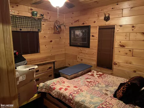Bedroom - 5293 Rose, Gladwin, MI 48624 photo 1 of 5