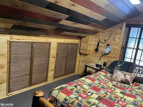 Bedroom - 5293 Rose, Gladwin, MI 48624 photo 4 of 5