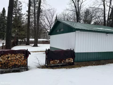 Exterior - 5293 Rose, Gladwin, MI 48624 photo 8 of 10