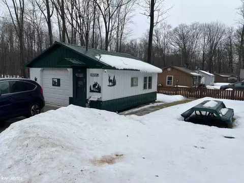 Exterior - 5293 Rose, Gladwin, MI 48624 photo 9 of 10