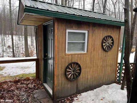 Exterior - 5293 Rose, Gladwin, MI 48624 photo 7 of 10