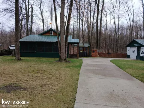 Exterior - 5293 Rose, Gladwin, MI 48624 photo 2 of 10