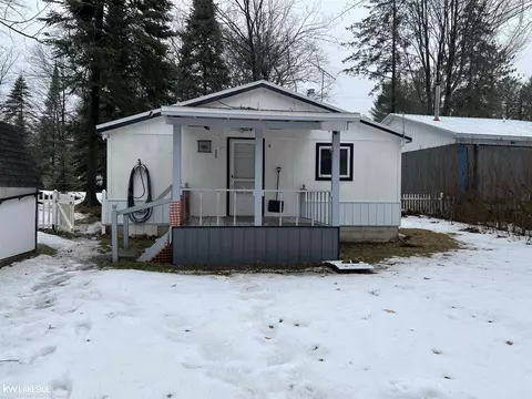 Exterior - 5289 Rose, Gladwin, MI 48624 photo 6 of 9