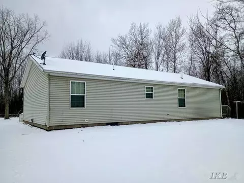 Exterior - 993 Easton, Gladwin, MI 48624 photo 5 of 6