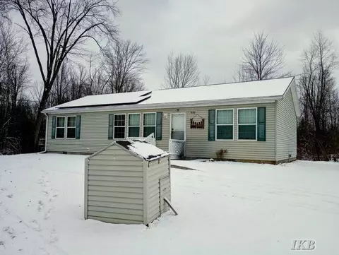 Exterior - 993 Easton, Gladwin, MI 48624 photo 2 of 6