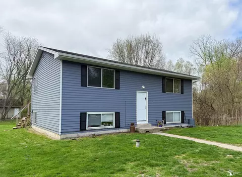6597 Whiteford Ctr, Lambertville, MI 48144