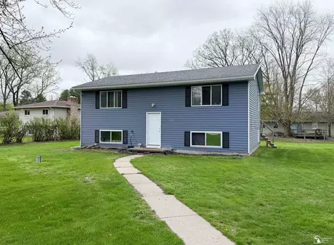 6595 Whiteford Ctr, Lambertville, MI 48144