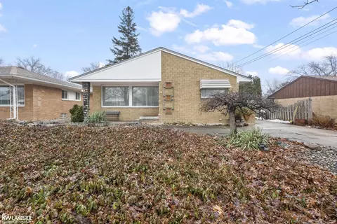 24312 Ursuline, Saint Clair Shores, MI 48080