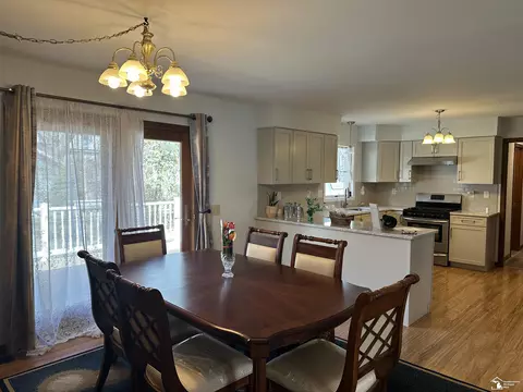 Dining - 3379 Orchardale, Monroe, MI 48162 photo 1 of 2