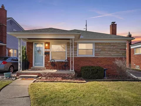 28021 Rockwood, Saint Clair Shores, MI 48081