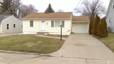 15453 Parkwood, Monroe, MI 48161