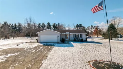 2829 Sutton, Adrian, MI 49221