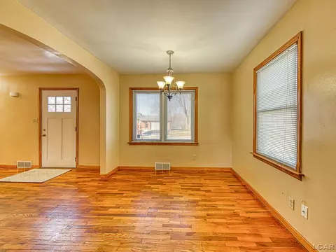 Living - 404 Outer, Tecumseh, MI 49286 photo 7 of 7