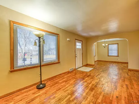 Living - 404 Outer, Tecumseh, MI 49286 photo 6 of 7