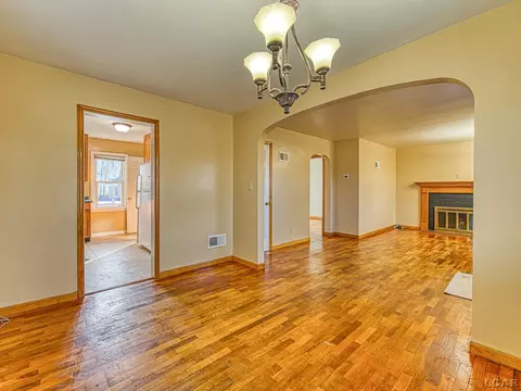 Living - 404 Outer, Tecumseh, MI 49286 photo 5 of 7