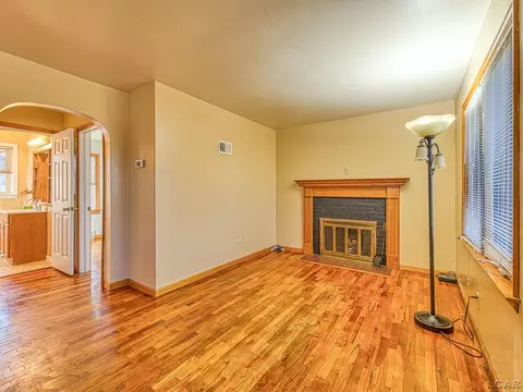 Living - 404 Outer, Tecumseh, MI 49286 photo 3 of 7