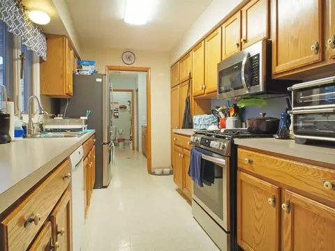 Kitchen - 859 Amber, Bad Axe, MI 48413 photo 4 of 4
