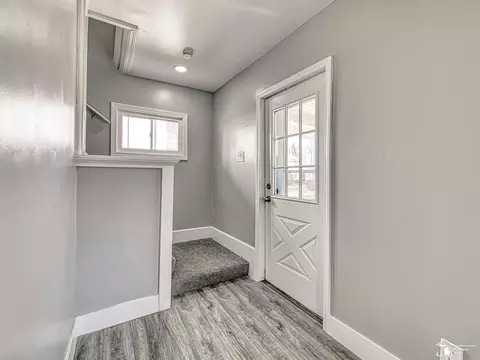 Entry Way - 465 Riverview, Monroe, MI 48162 photo 2 of 4