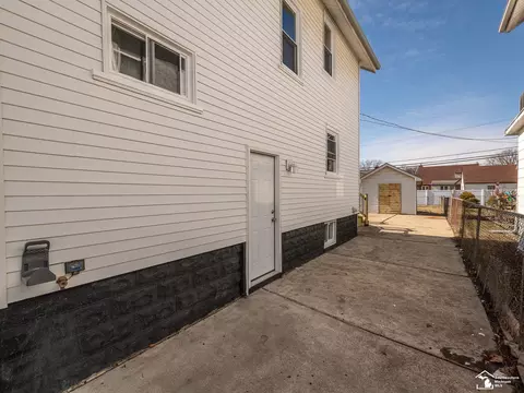 Exterior - 465 Riverview, Monroe, MI 48162 photo 5 of 9