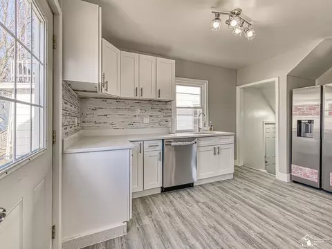 Kitchen - 465 Riverview, Monroe, MI 48162 photo 1 of 3
