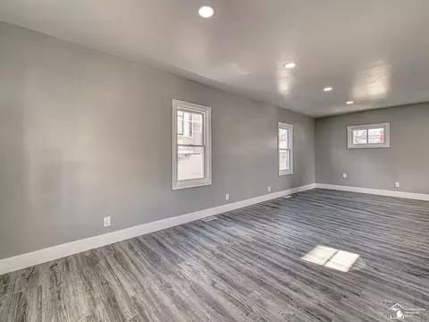 Living - 465 Riverview, Monroe, MI 48162 photo 2 of 4