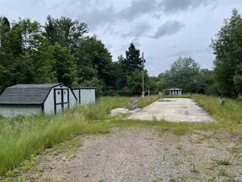 9858 Negilski Road, Munising, MI 49862