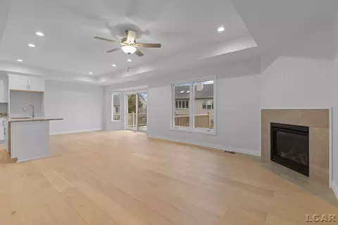 Living - 2577 Mulligan, Jackson, MI 49203 photo 1 of 6