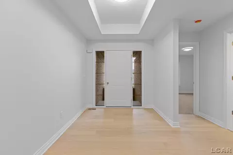 Entry Way - 2577 Mulligan, Jackson, MI 49203 photo 1 of 2