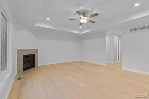 Living - 2577 Mulligan, Jackson, MI 49203 photo 4 of 6