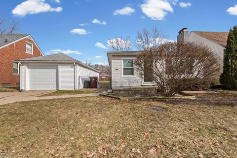 25208 Comfort, Center Line, MI 48015
