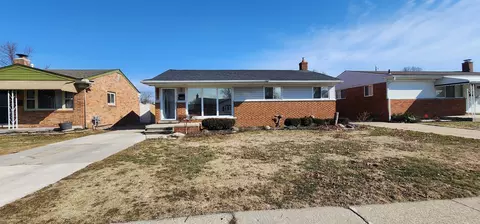 23125 Socia, Saint Clair Shores, MI 48082