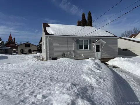 Exterior - 1208 Anderson, Wakefield, MI 49968 photo 2 of 6