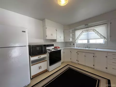 Kitchen - 1208 Anderson, Wakefield, MI 49968 photo 2 of 3