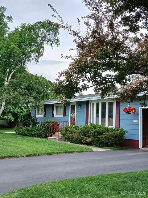 408 Maas, Negaunee, MI 49866