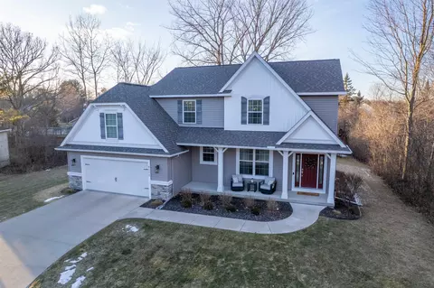 6111 Oak Holw, Midland, MI 48640