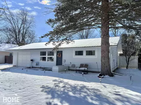 210 Stratford, Owosso, MI 48867