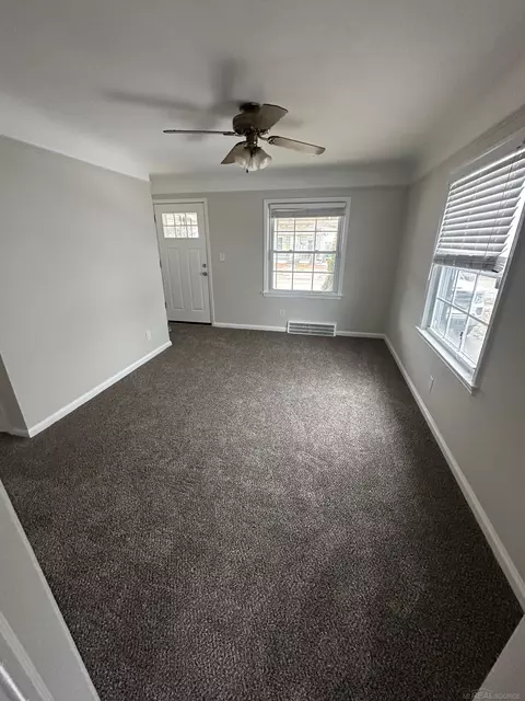 Living - 22046 Cushing, Eastpointe, MI 48021 photo 1 of 2