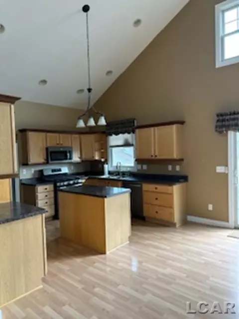 3043 Windmill, Adrian, MI 49221 photo 6